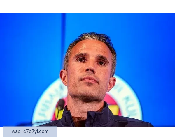 斯特林许可悬未决范佩西率队赴比